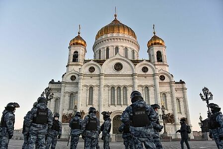 Soldiers of a special police detachment at an anti-war rally, Moscow