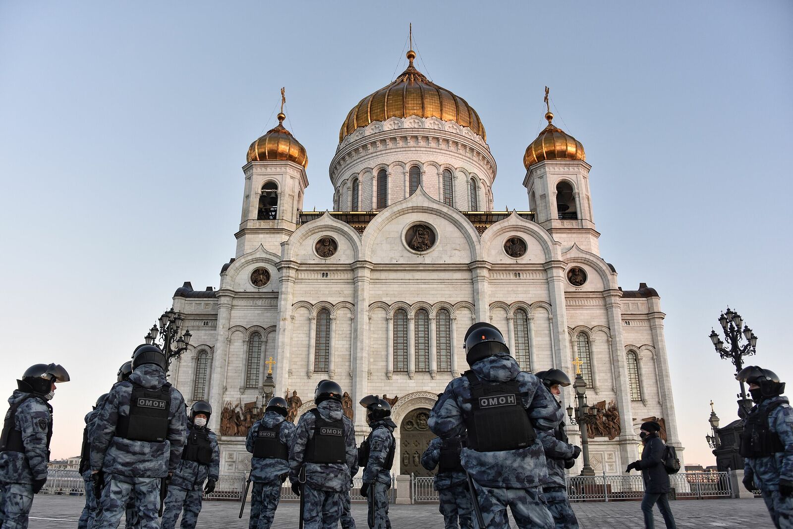 Photojournalist Anastasia Tsitsinova. Reportage. Untitled Soldiers of a special police detachment at an anti-war rally, Moscow