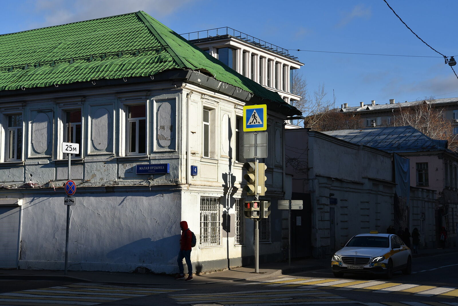 Photojournalist Anastasia Tsitsinova. Russia. Untitled Moscow lane